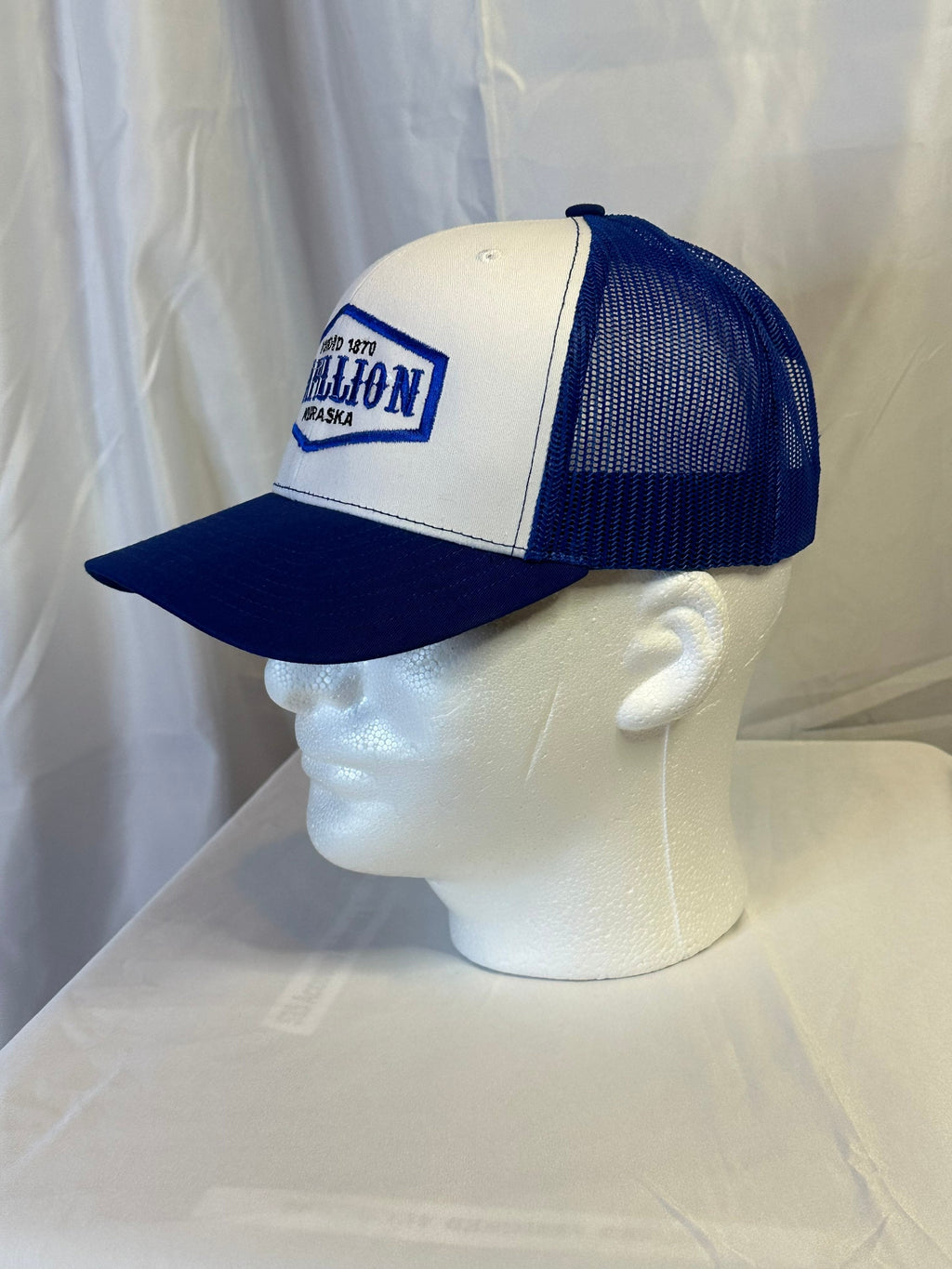 Papillion 1870 Hat Titan